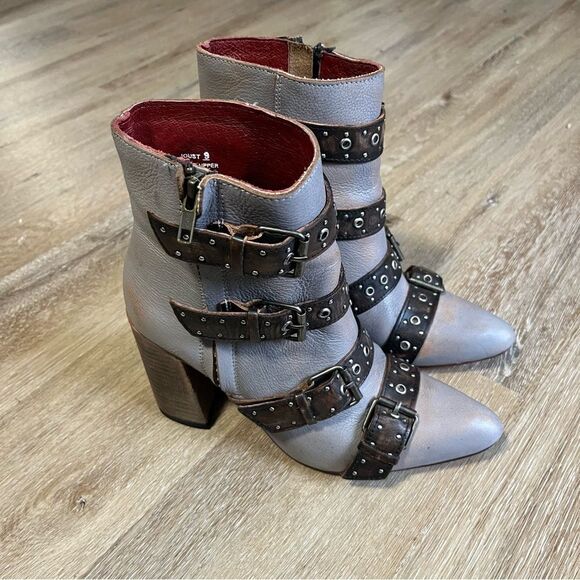 Freebird Joust Buckle Boot in Smoke - Picture 2 of 14